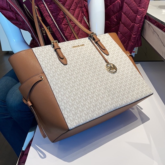 Michael Kors Gilly Travel Large Drawstring Tote - Picture 2 of 16